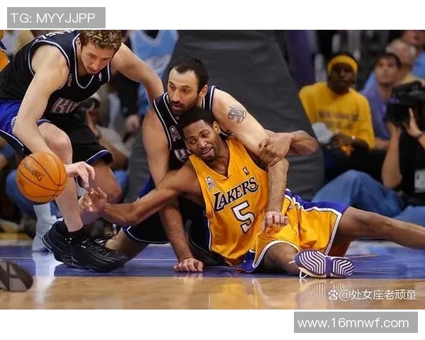 2002年湖人与国王季后赛激战回顾：传奇对决的历史瞬间与精彩时刻