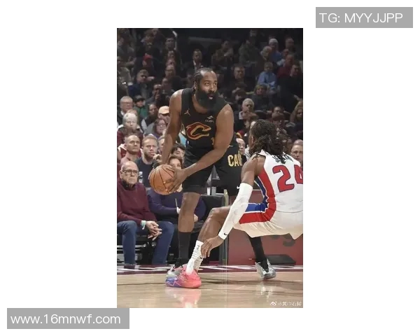 骑士与活塞激战正酣赛季精彩对决引发球迷热议 骑士与活塞激战正酣赛季精彩对决引发球迷热议