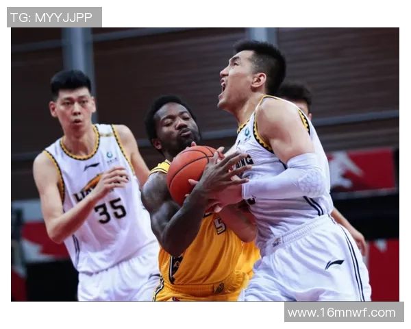 东京绿茵迎战冈山绿雉激烈对决引发球迷热情期待 东京绿茵迎战冈山绿雉激烈对决引发球迷热情期待