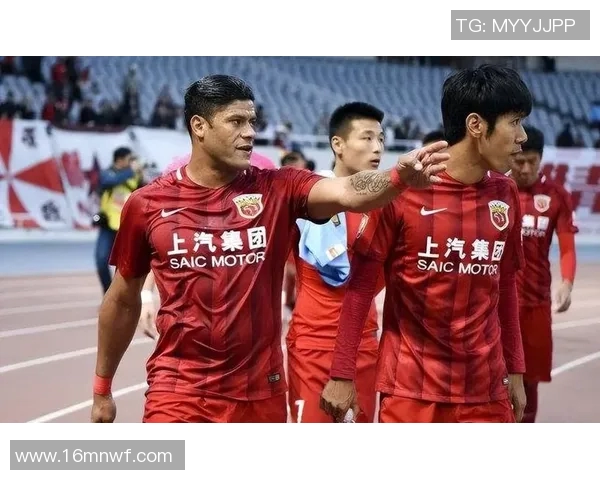 富力与上港激战正酣最终结果揭晓引发球迷热议 富力与上港激战正酣最终结果揭晓引发球迷热议