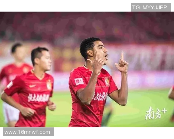 恒大与香港足球队精彩对决重播回顾赛场瞬间与精彩进球分析