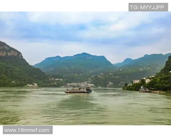 李泓澎的成长之路与艺术追求探讨人生的意义与价值