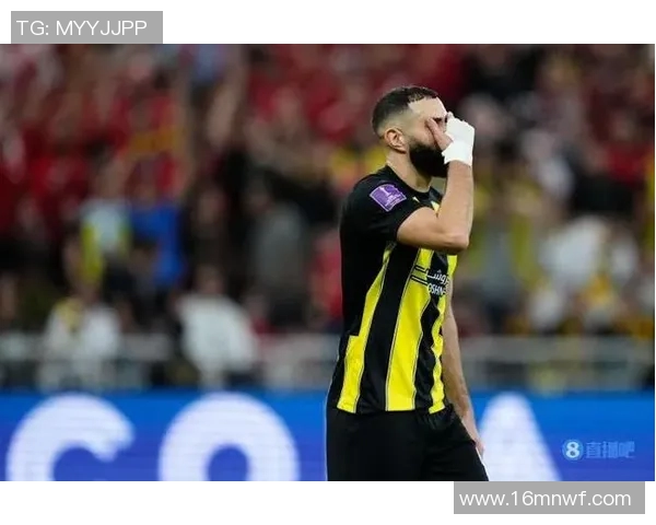 本泽马：从法甲新星到世界足坛传奇的辉煌旅程与成就解析