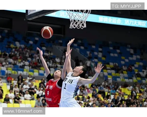 梦5队对阵中国队的精彩较量展现篮球魅力与青春激情